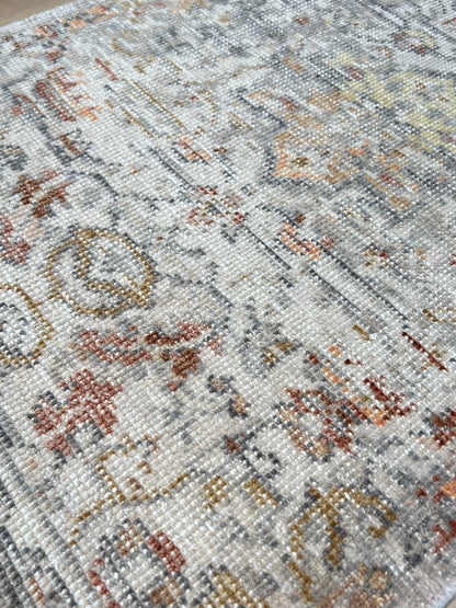 Vintage Look Oushak 2'x3' Area Rug