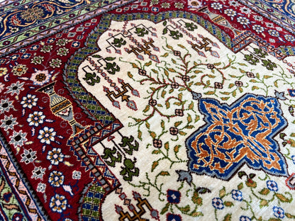 Traditional Hereke 2'1"x3'2" Area Rug
