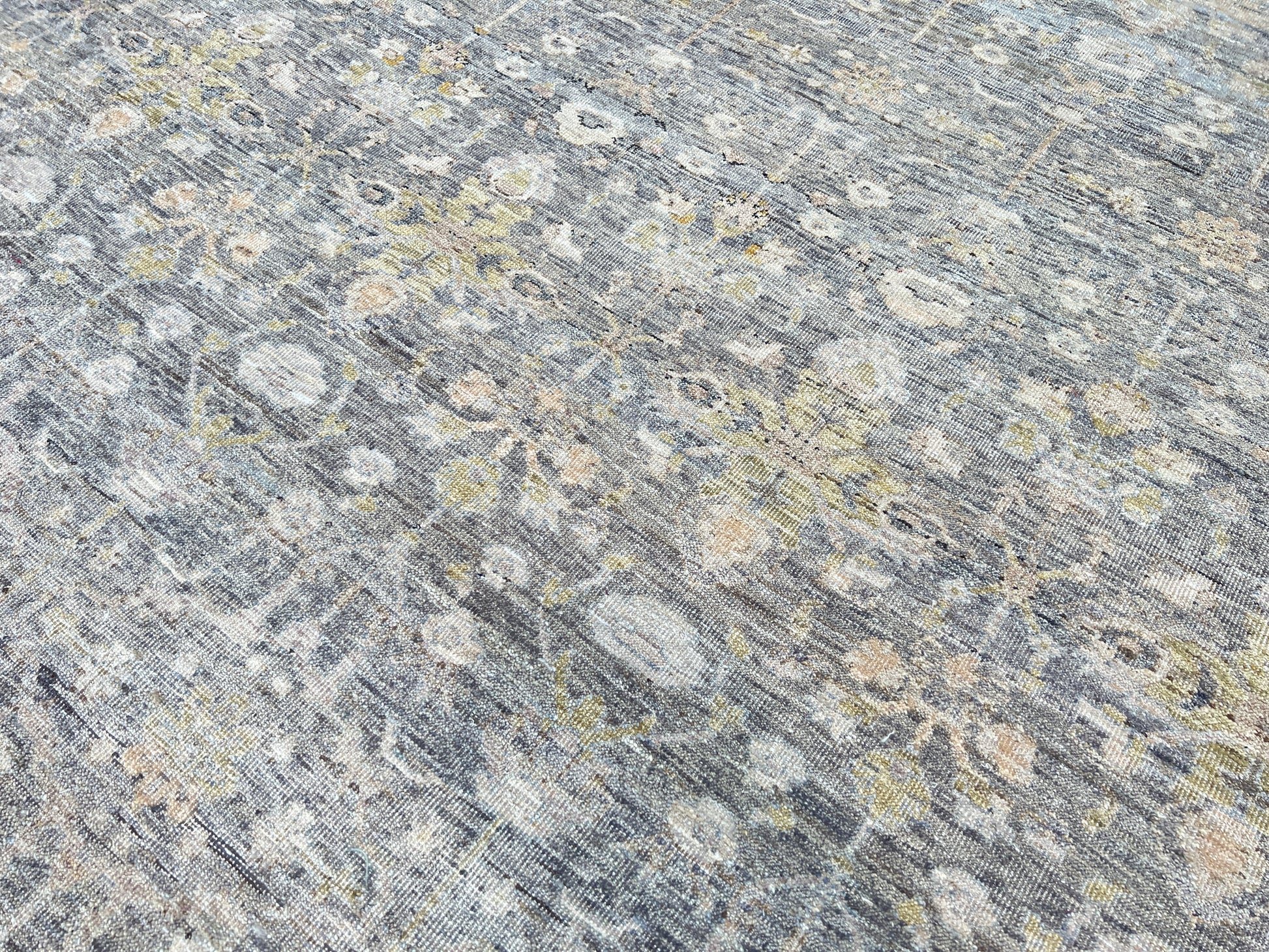Vintage Look Agra 10'2"x14'2" Area Rug