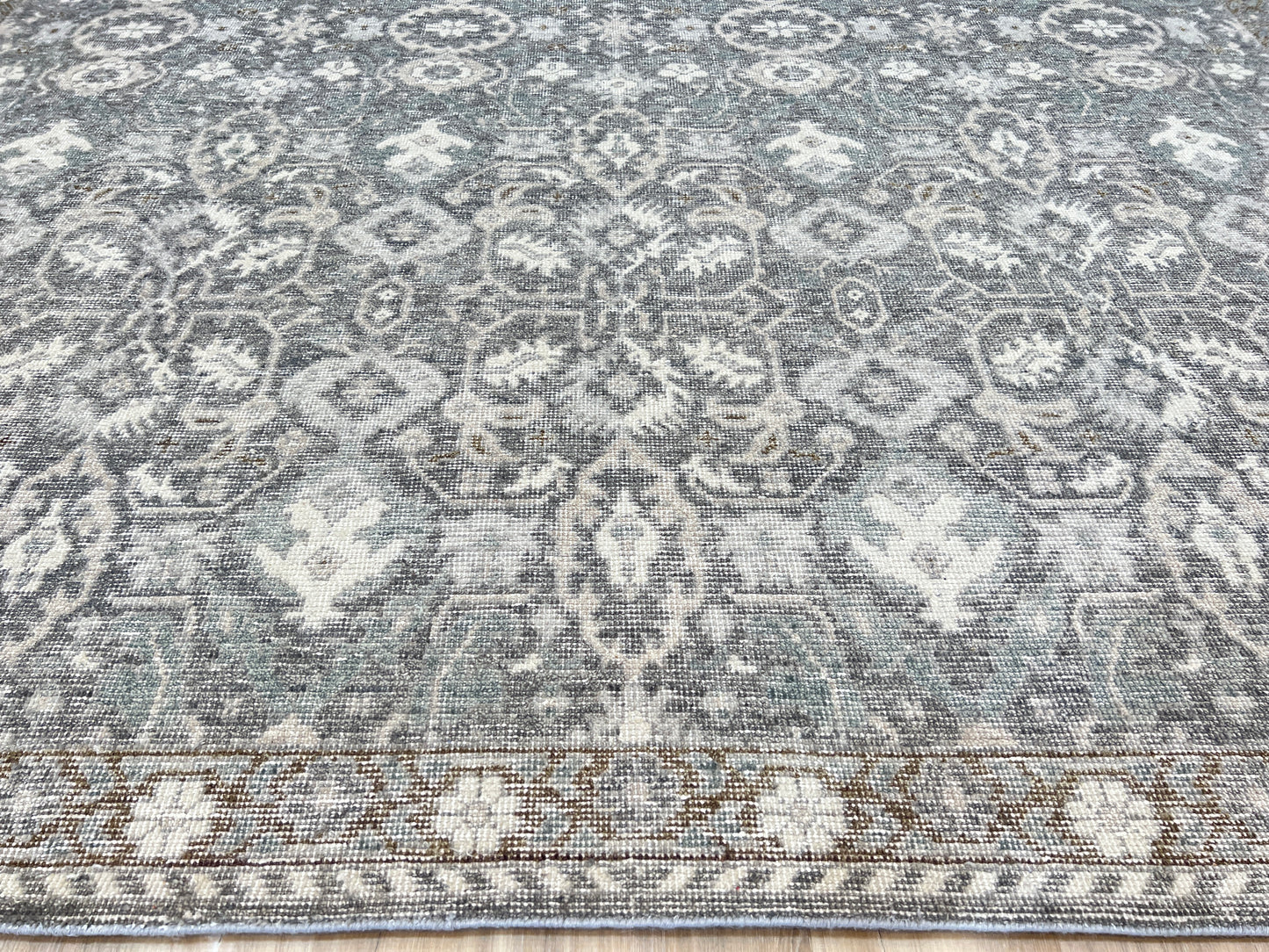 Vintage Look Agra 8'2"x10'1" Area Rug