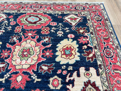 Transitional Heriz 4'1"x6'0" Area Rug
