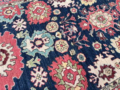 Transitional Heriz 4'1"x6'0" Area Rug